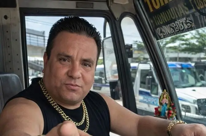 Víctor Sánchez ahora de chofer de un Río Medio (+foto)